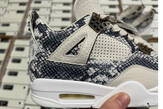 417  819139-030 Jordan  Retro 4 819139-030 GoAnywhere Snakeskin  0524